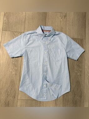 French Toast Light Blue Short-Sleeve Button-Down Shirt. Boys size 10
